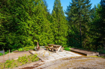 4228 Rockridge Crescent